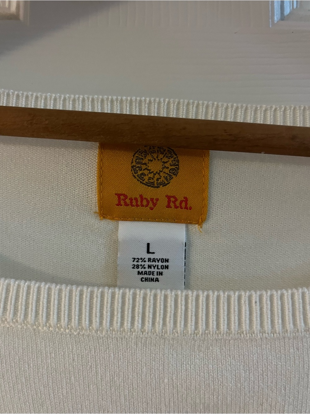 Women’s Ruby Rd Size Large Ivory Knot Sweater - Picture 3 of 6